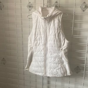 Lululemon white sleeveless vest with detachable hood